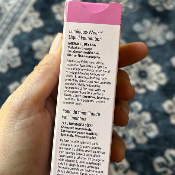 Mary Kay Timewise Luminous Wear Liquid Foundation IVORY 2 - Picture 5 of 5